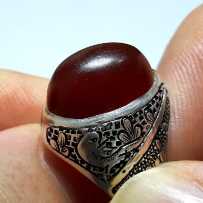 انگشتر قدیمی عقیق سرخ تیره یمنی a453.1