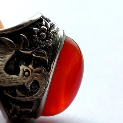 نگین انگشتر قلمزنی عقیق یمن کهنه طوقدار f695_6