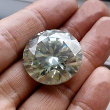 موزانایت پاک با سایز درشت و کمیاب n147_1