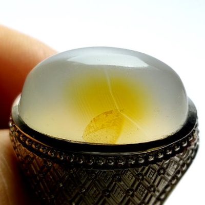 انگشتر فدیوم مردانه عقیق سفید یمنی کهنه مصور f704_2