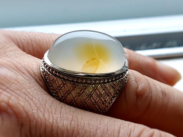 انگشتر فدیوم مردانه عقیق سفید یمنی کهنه مصور f704_5