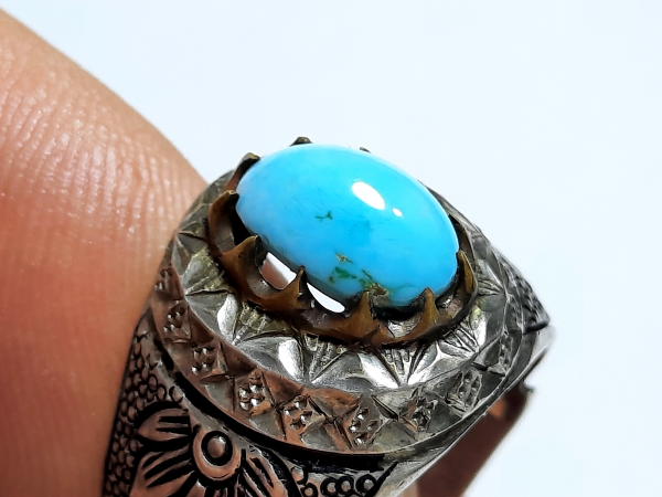 انگشتر مردانه فیروزه نیشابوری رکاب نقره قلمزنی سیدی 2