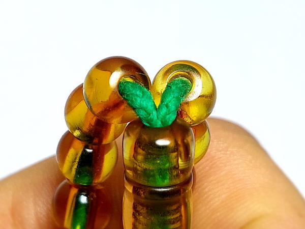 تسبیح قدیمی سندلوس زرد عسلی آلمان 277_3 تسبیح قدیمی سندلوس زرد عسلی آلمان 277_3